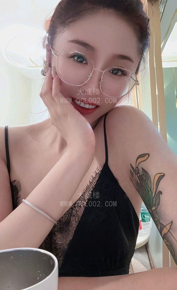 拉萨性感迷人身材小嫩货