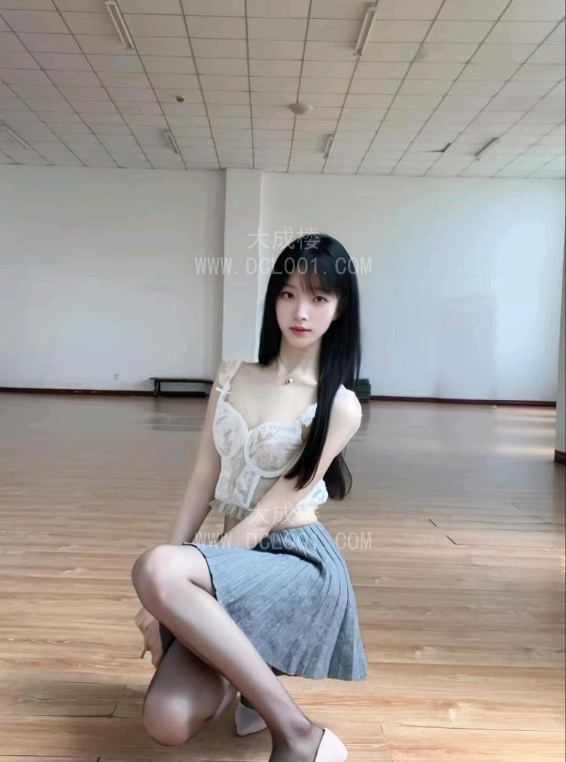 南京妩媚川女郎很会夹