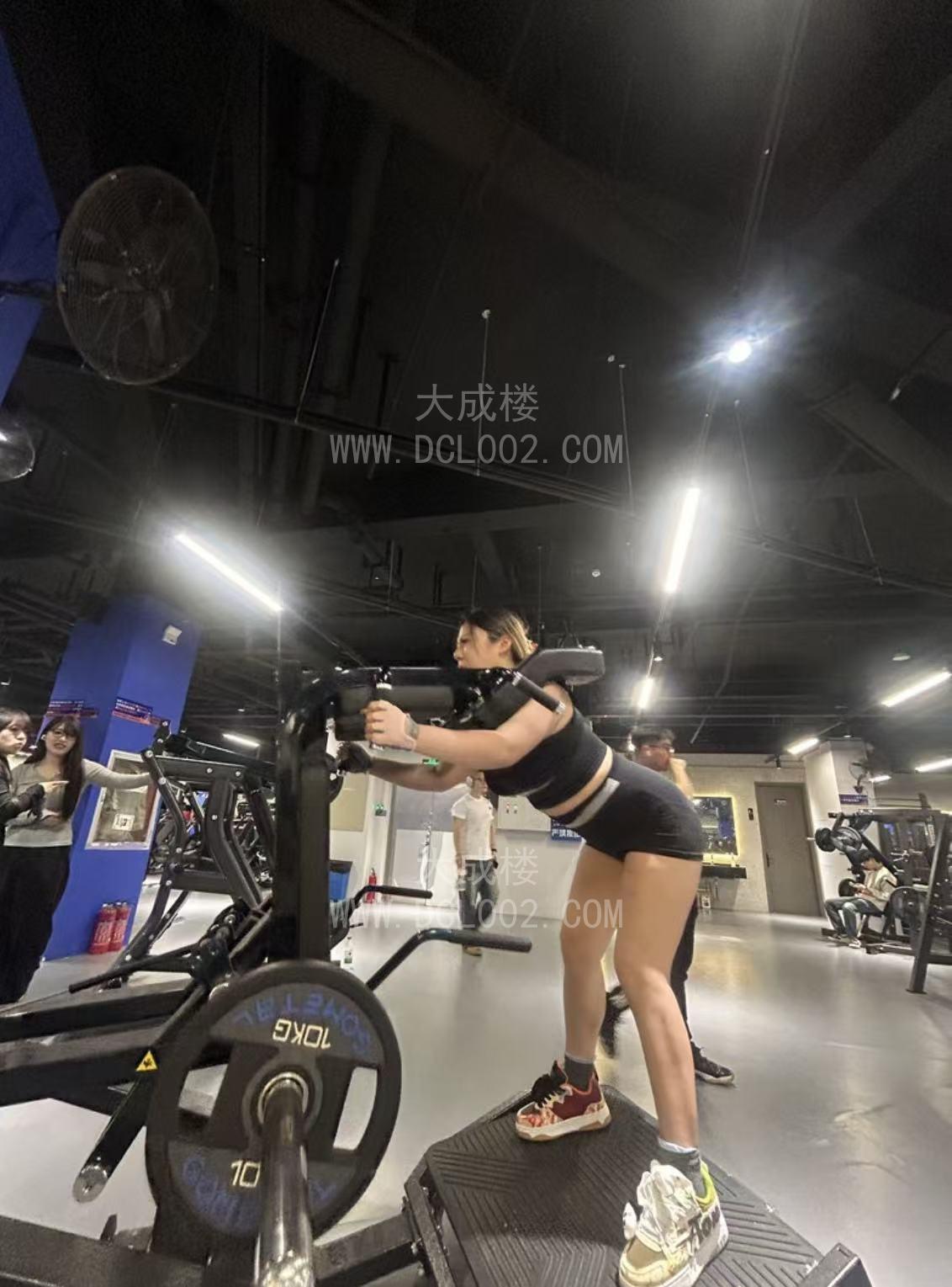 南京爱健身撸铁老师