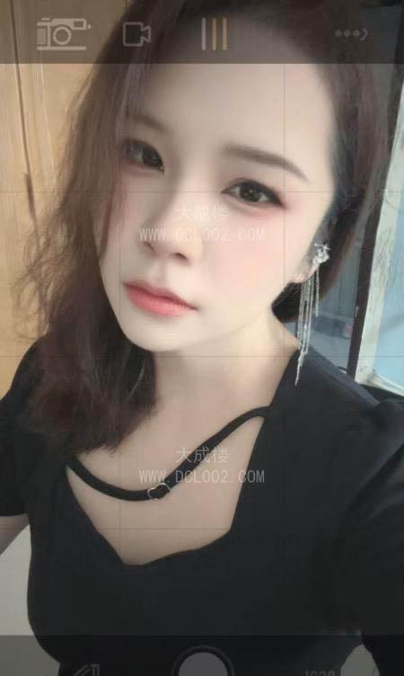 天津过年不打烊制服少妇