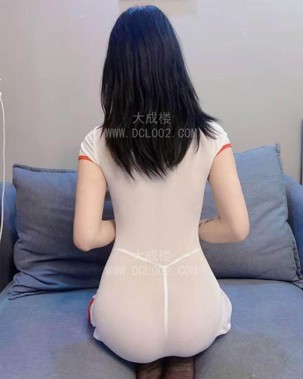 成都长腿嫩模佩佩