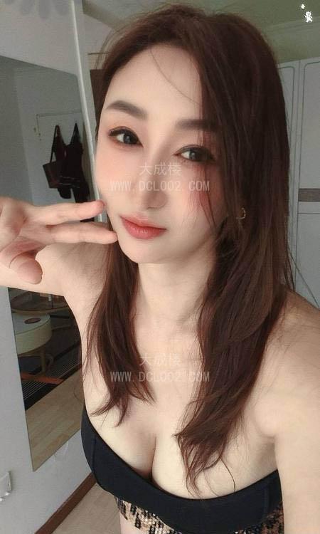 朝阳风骚性感身材小姐姐