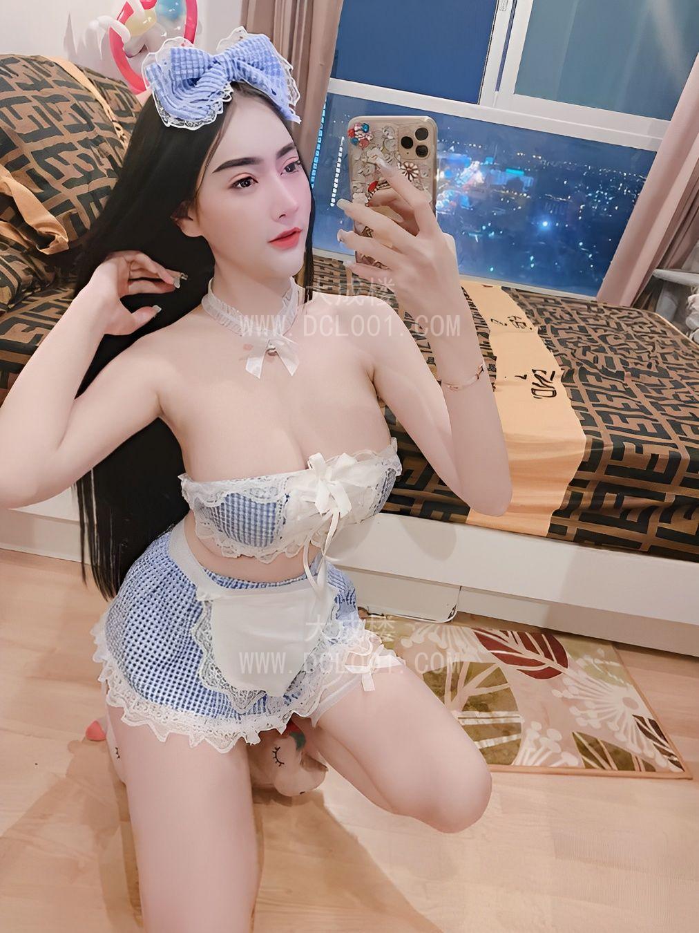 肤白身娇小少妇梅梅