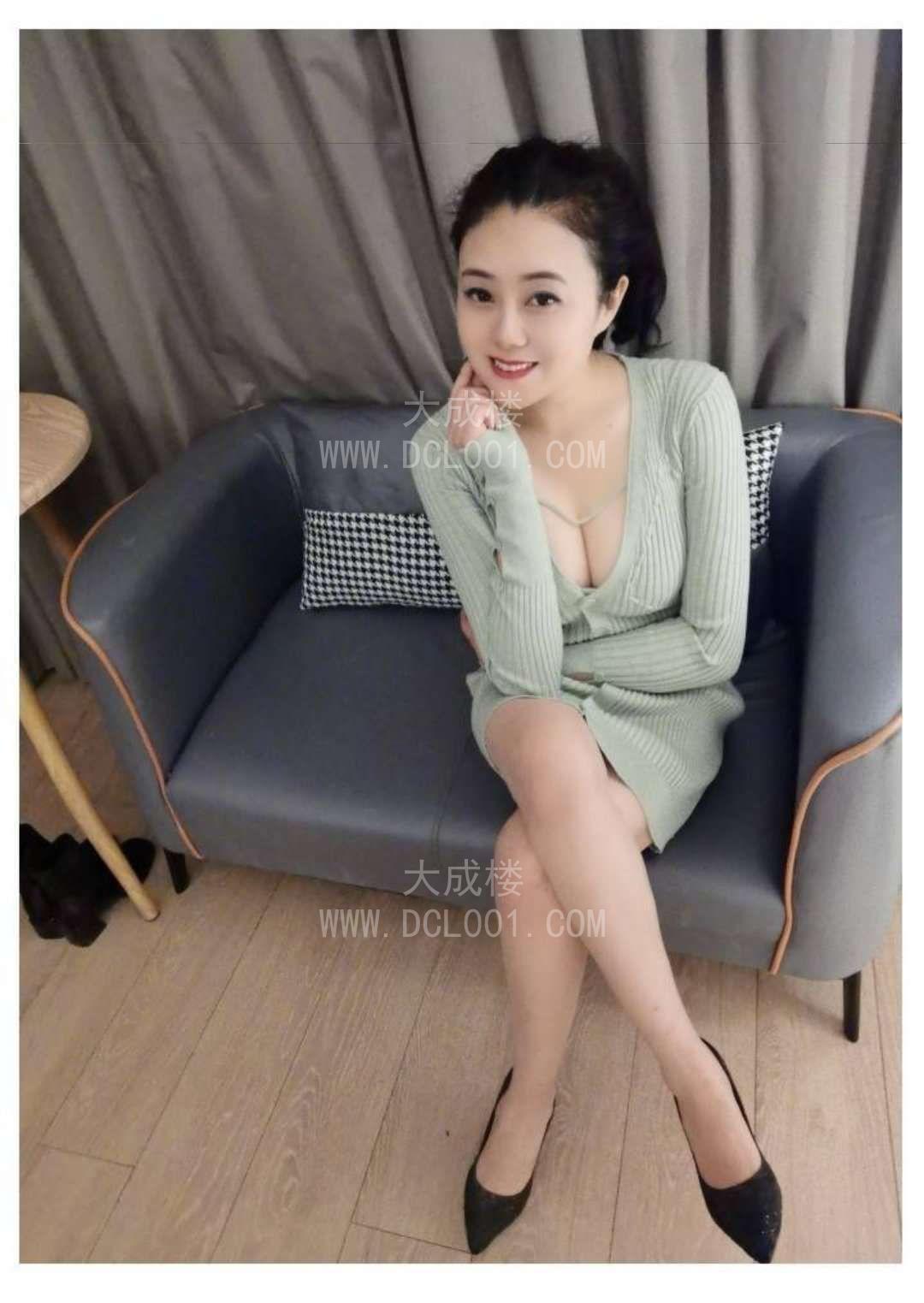 龙岗重庆大奶御姐小艺