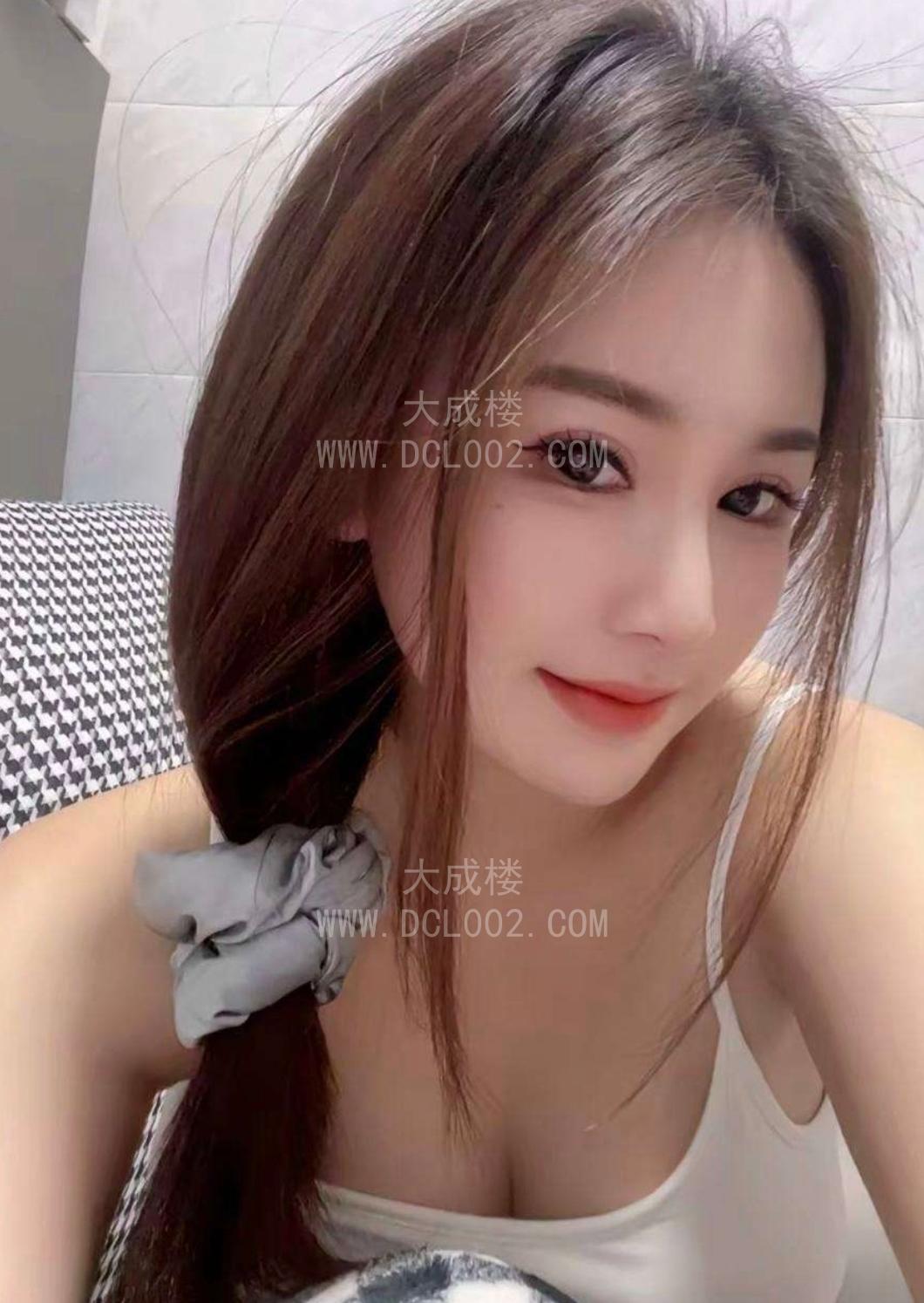 天河大胸少女好皮肤杰尼