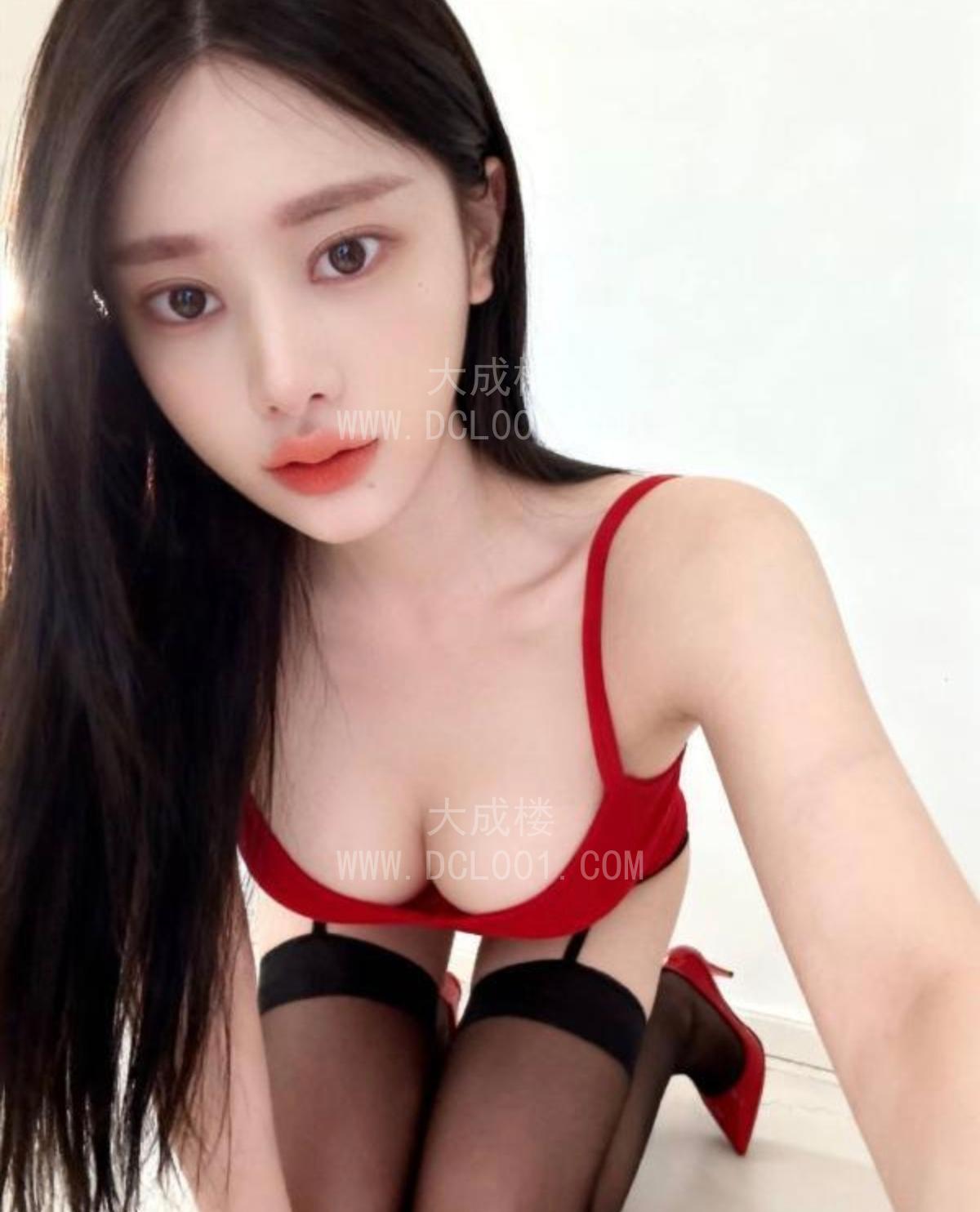 南山温柔性感美女诺诺