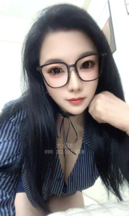 包河童颜巨乳小姐姐