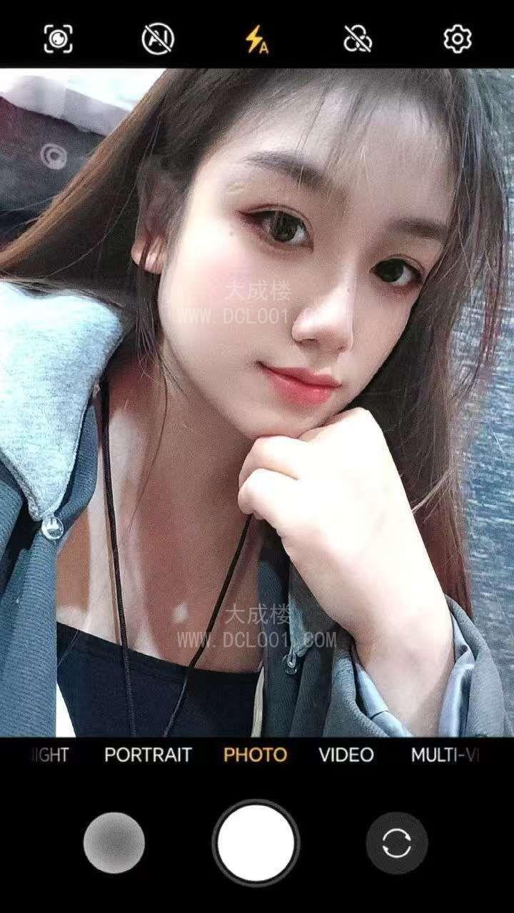 白云服务小女友