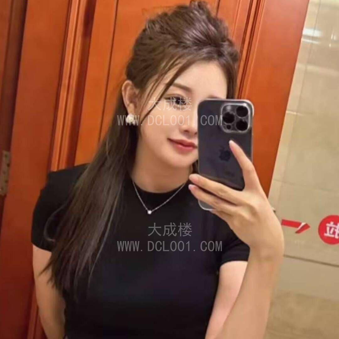 活泼的甜甜小可爱