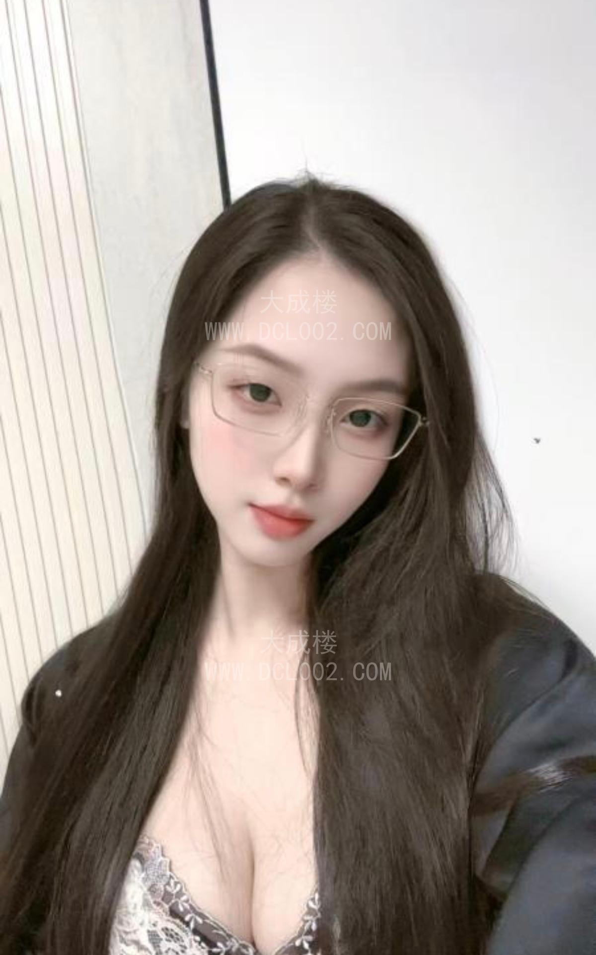 杭州东站反差明媚儿