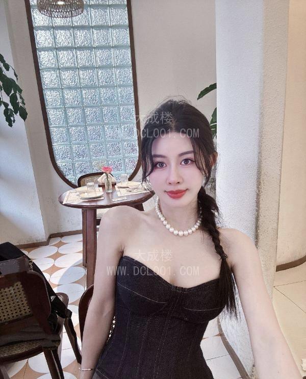 南山腿长腰细胸大Lisa