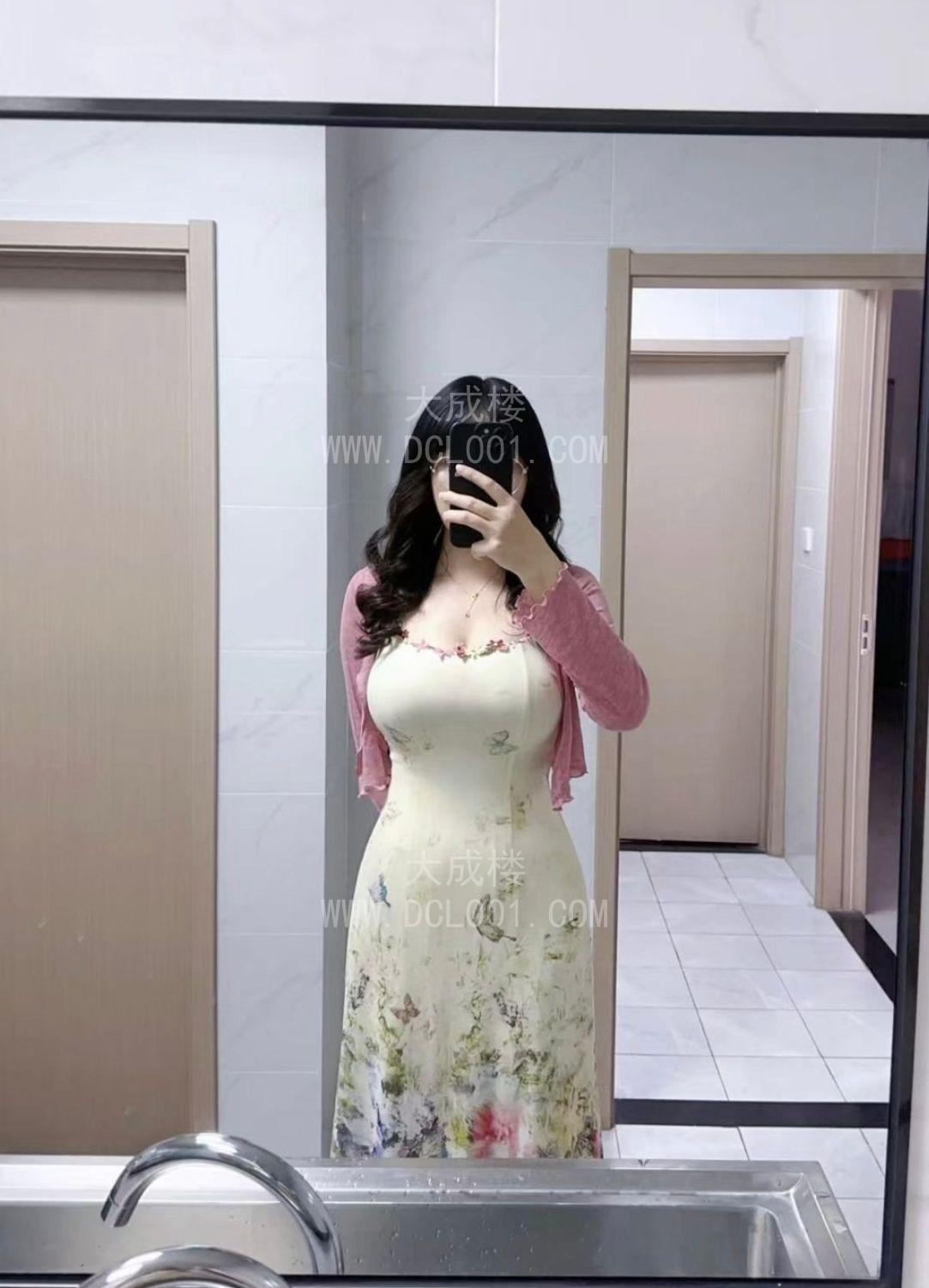 白云火辣够骚爱吃肉棍巨乳