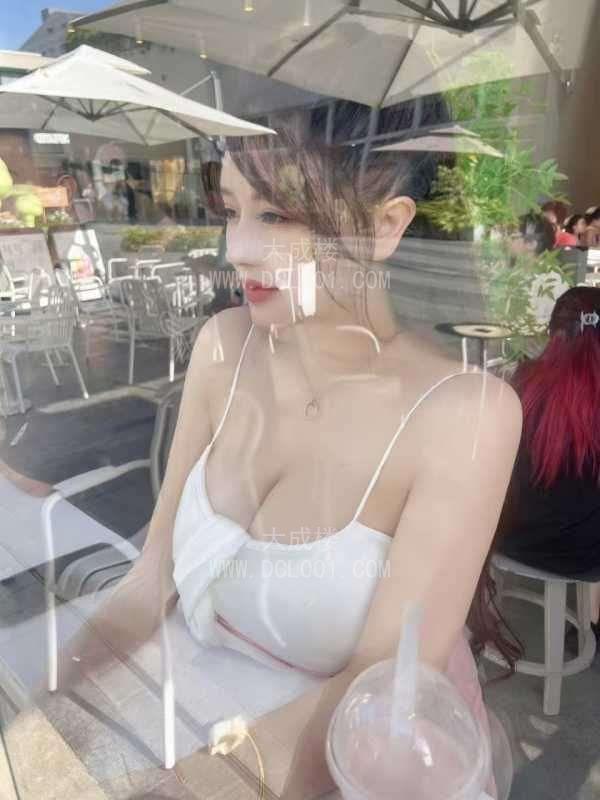 罗湖巨乳翘臀红牌小妖精