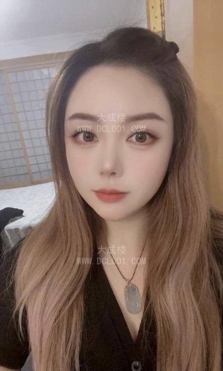 宝山肤白大胸姐姐