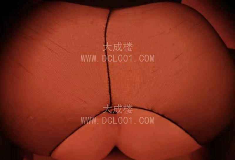 身材苗条的大奶子熟女