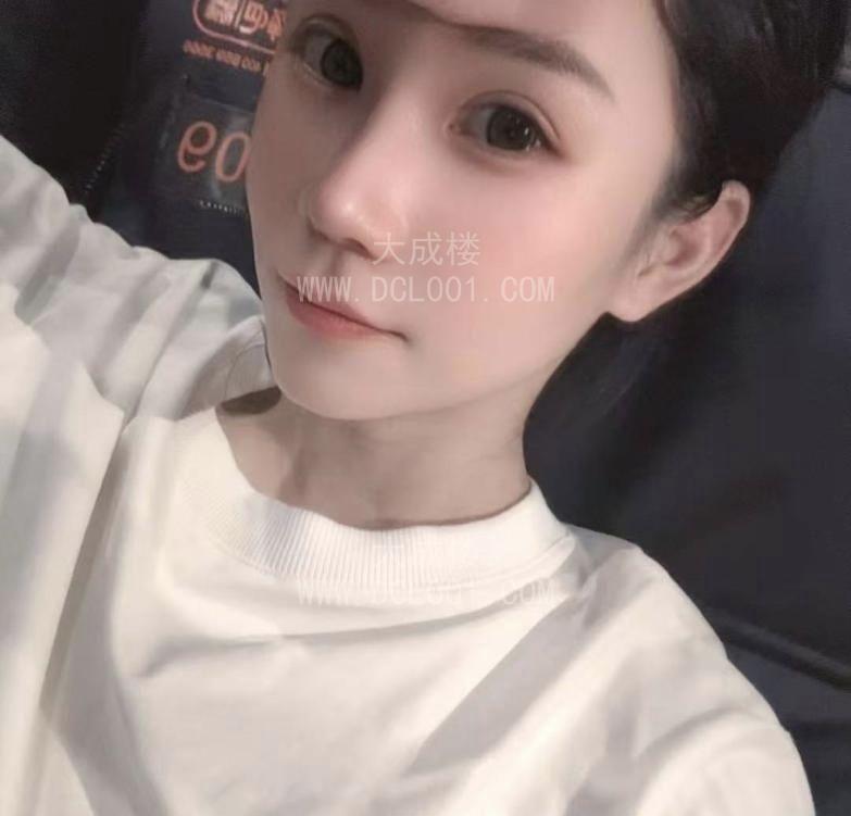 小个子骚妹
