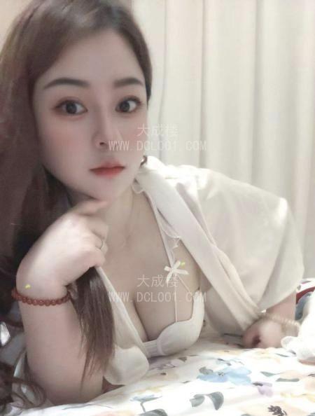 大奶婉婷美少妇