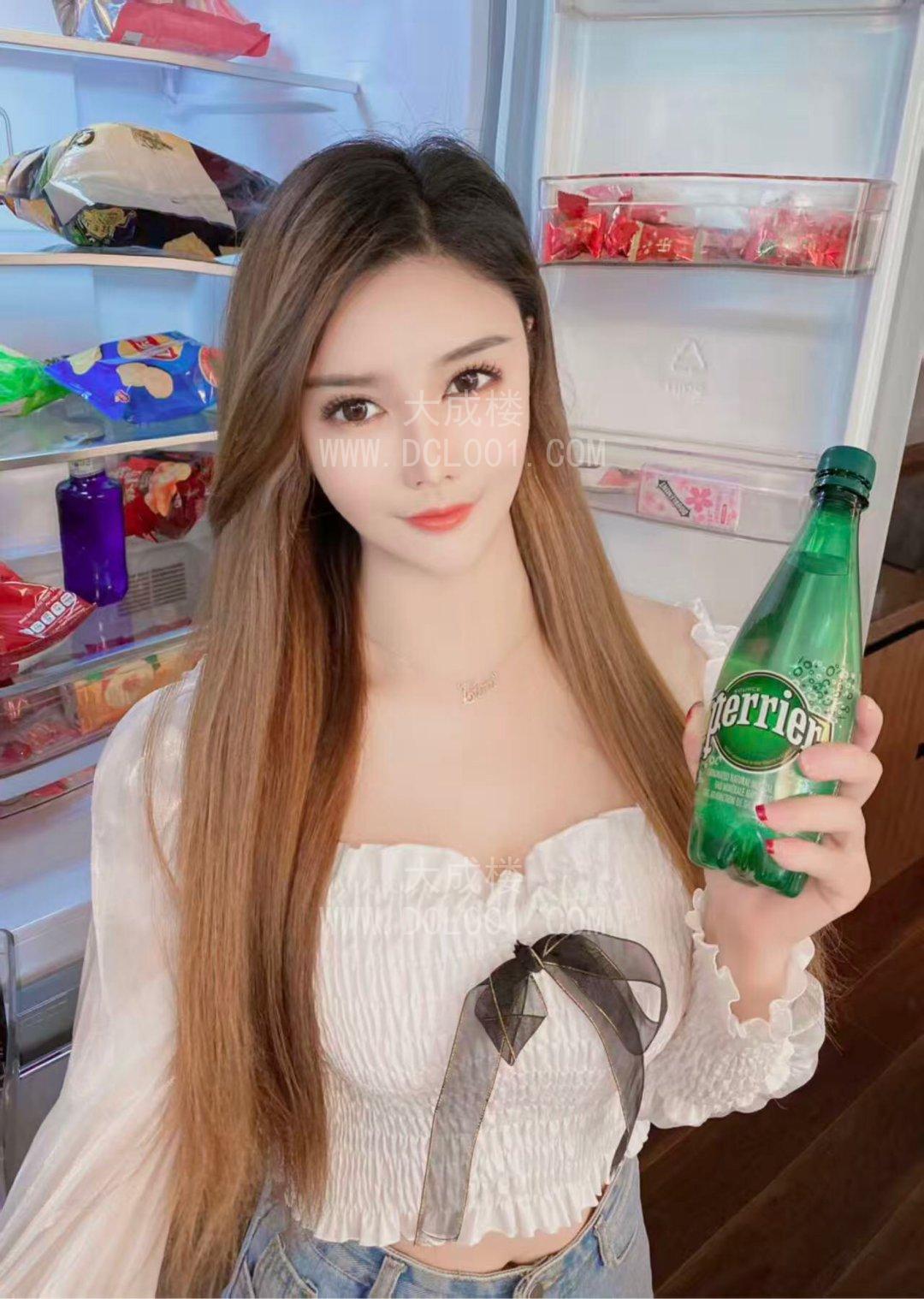 白云妩媚风骚气质少妇菲菲