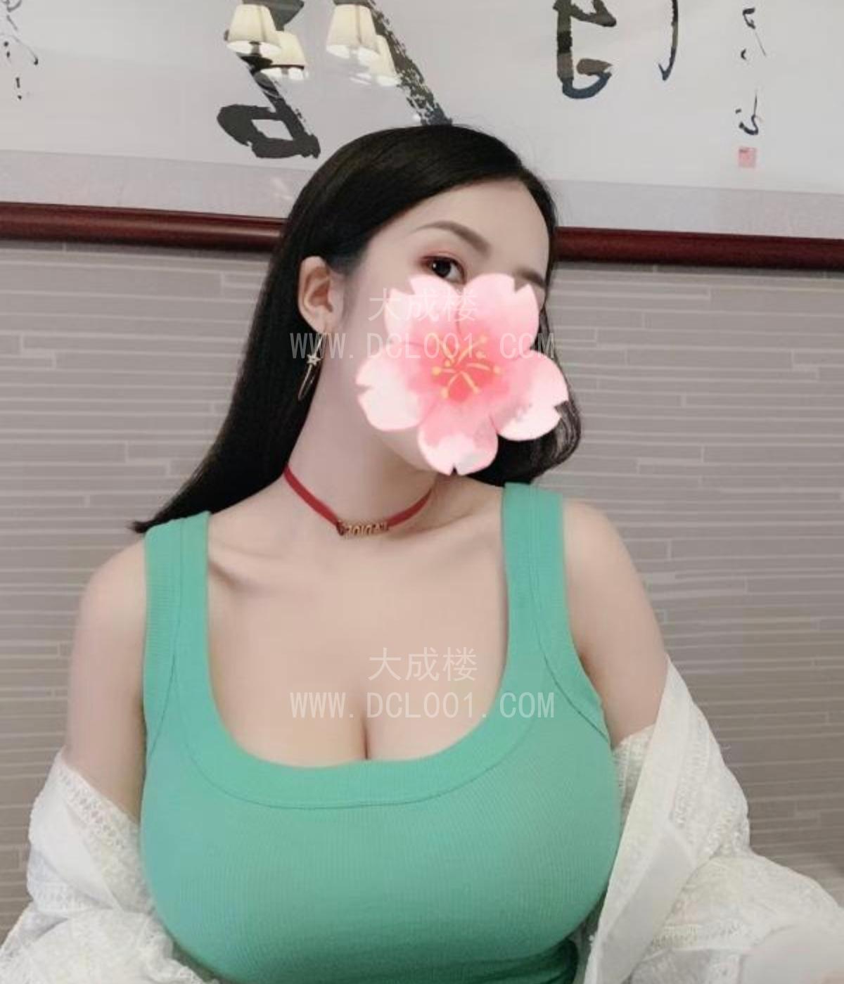 武汉高颜大熊小姐姐